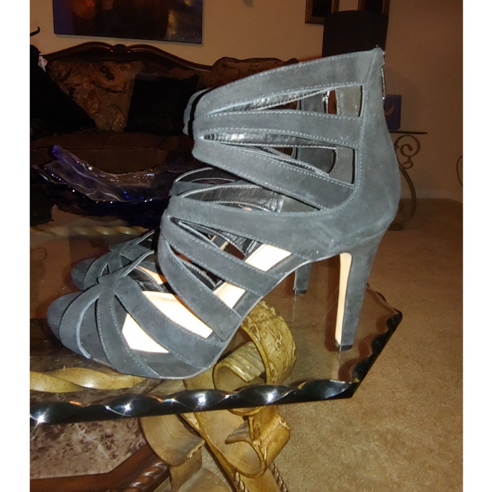 Lovely Gianni Bini Sandals!